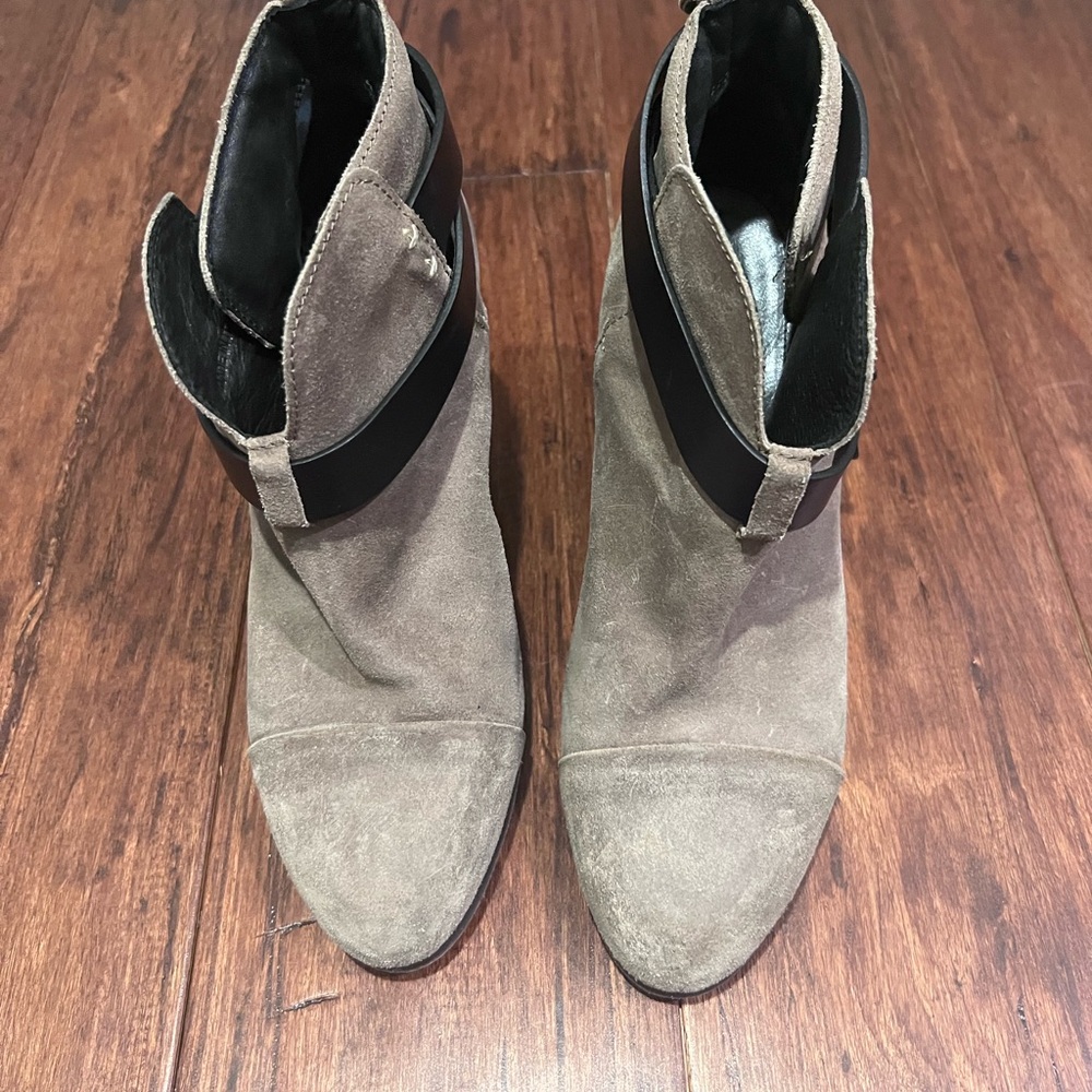 Rag & Bone Tan Ankle Boots Sleek Modern Design 37.5 7.5